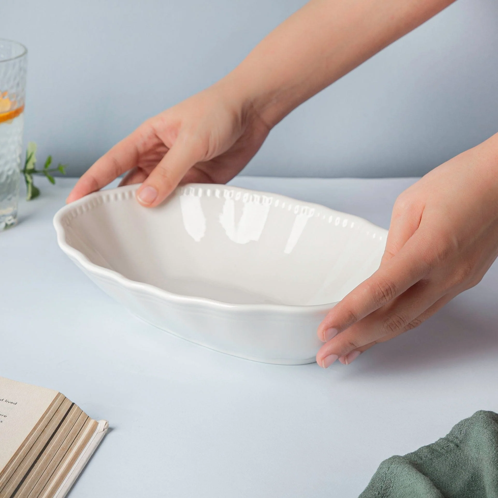 Serena Oval Serving Bowl White 10 inch 800 ml - Image 3