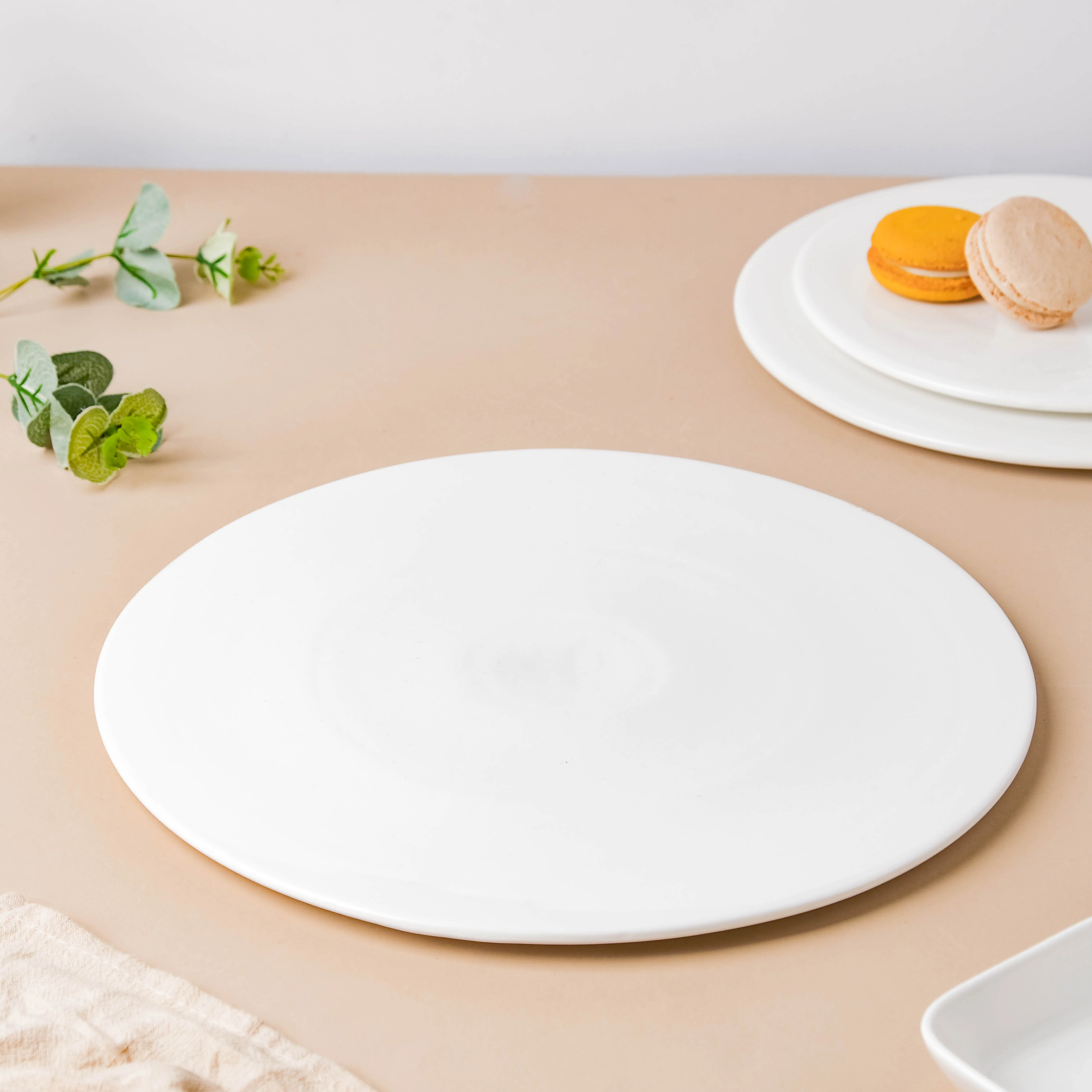 Serena Snowy White Round Platter Large - Image 4