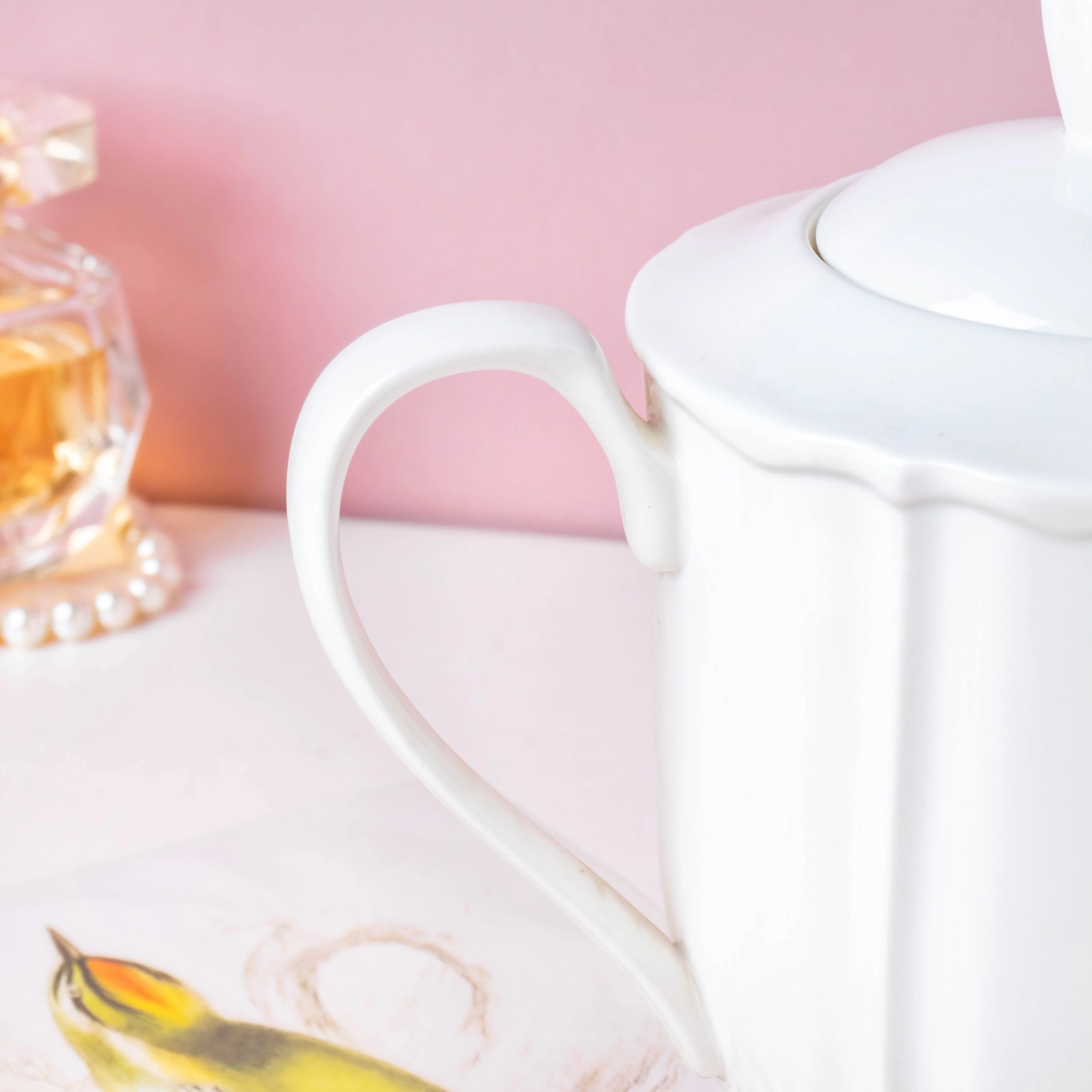 Serena White Truffle Elegant Ribbed Teapot 1300 ml - Image 6