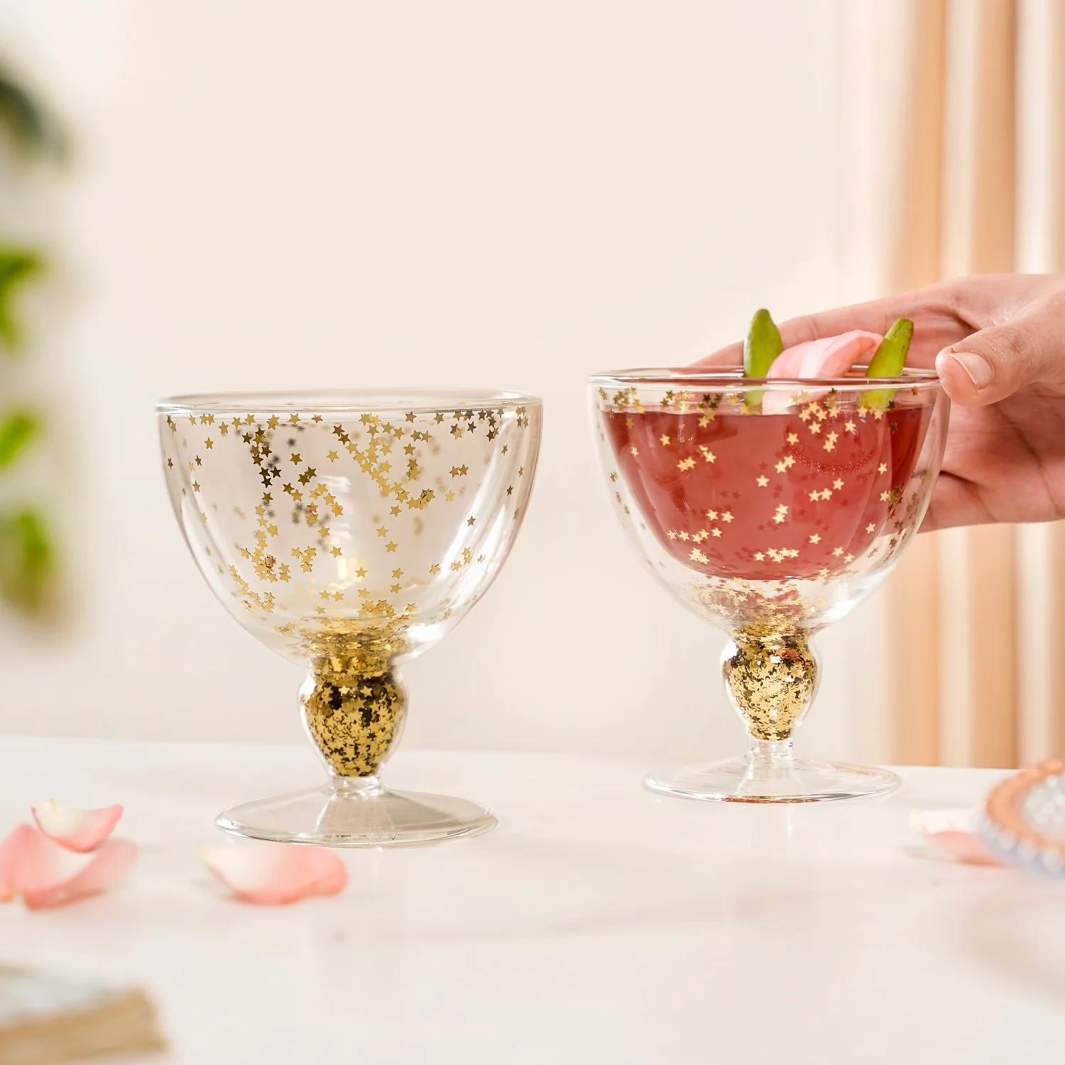 Set Of 2 Gold Confetti Filled Double Walled Wine Glass Goblet 250ml - Image 2