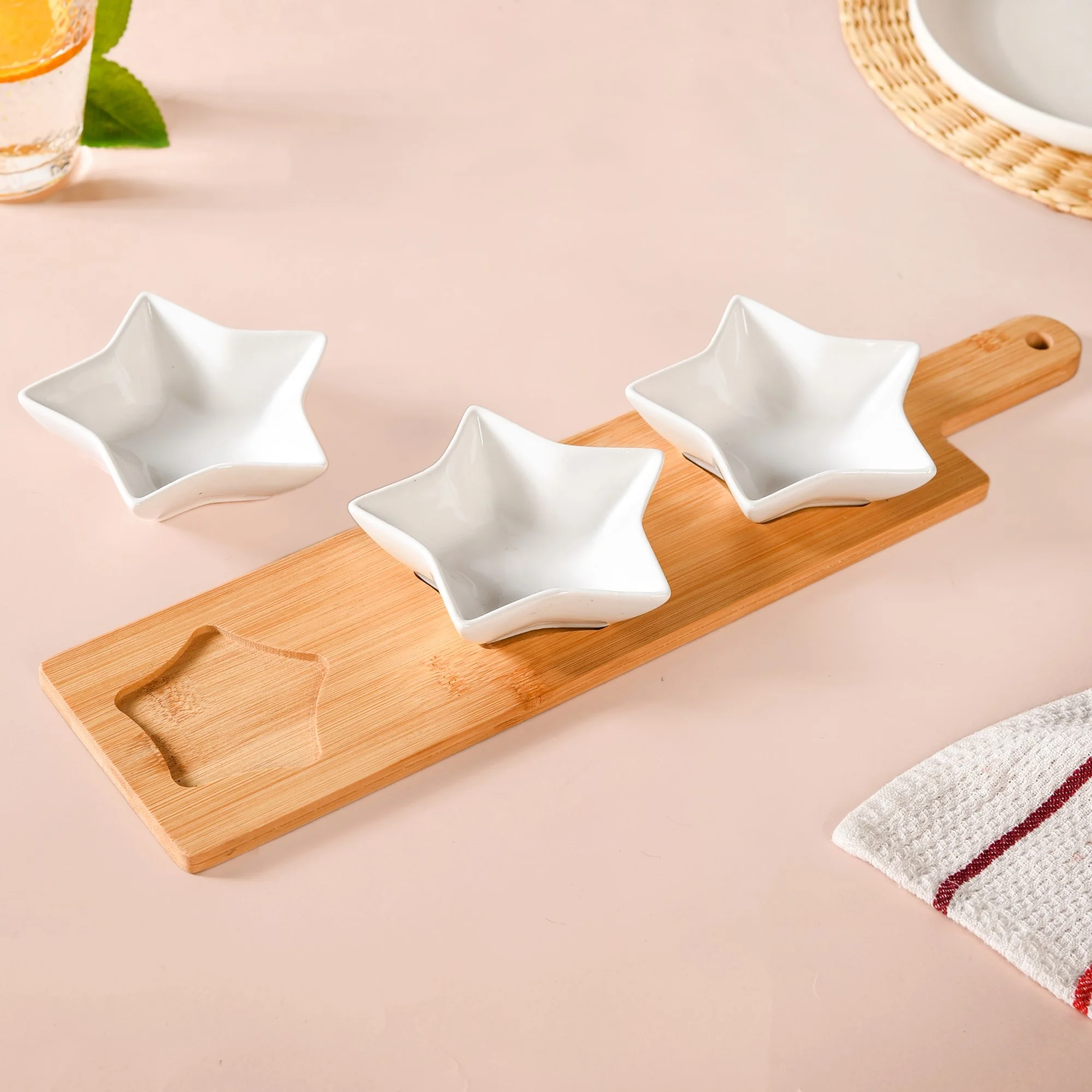 Set Of 3 White Star Ceramic Bowls With Wooden Tray 80ml - Image 2
