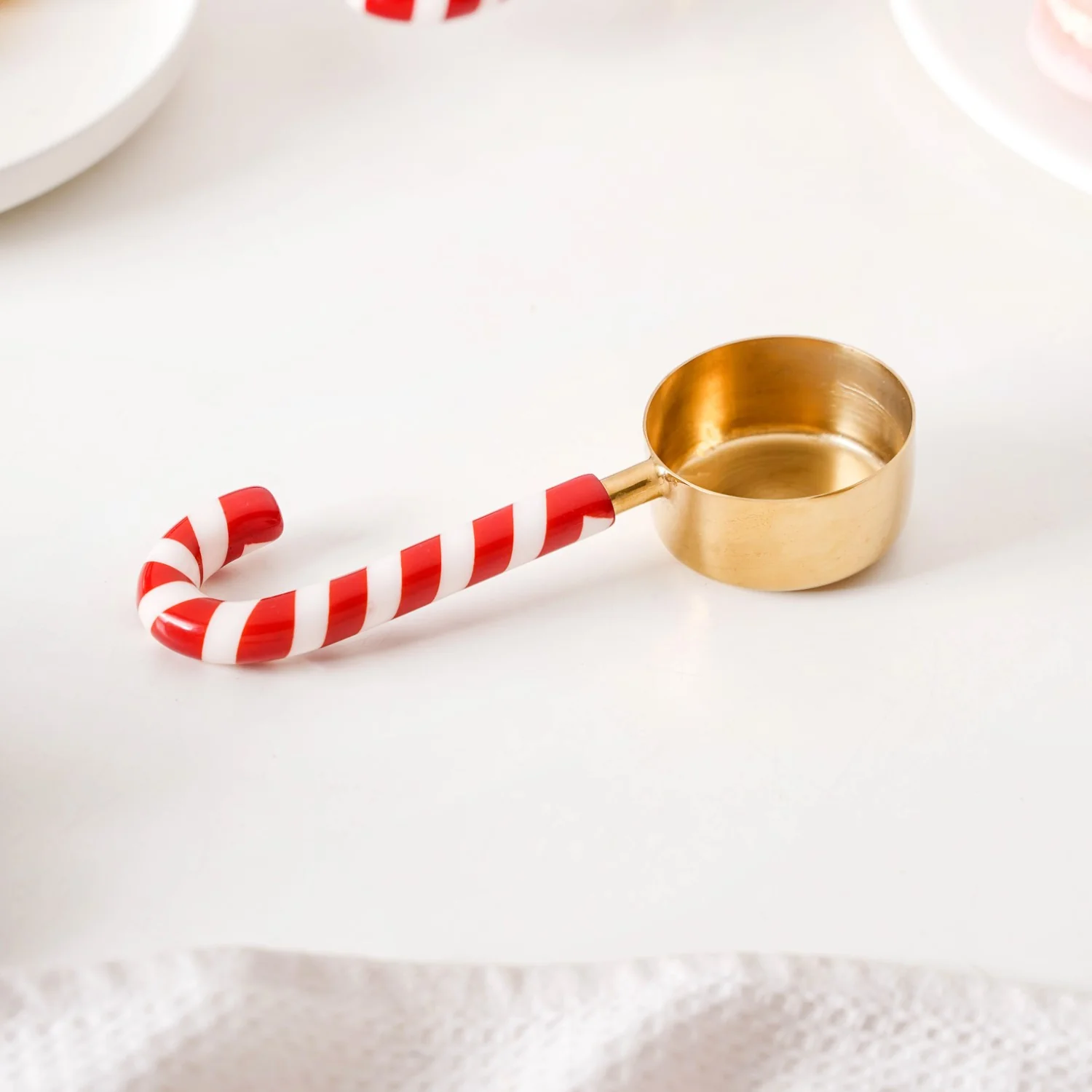 Set Of 4 Candy Stick Measuring Cups Gold - Image 7