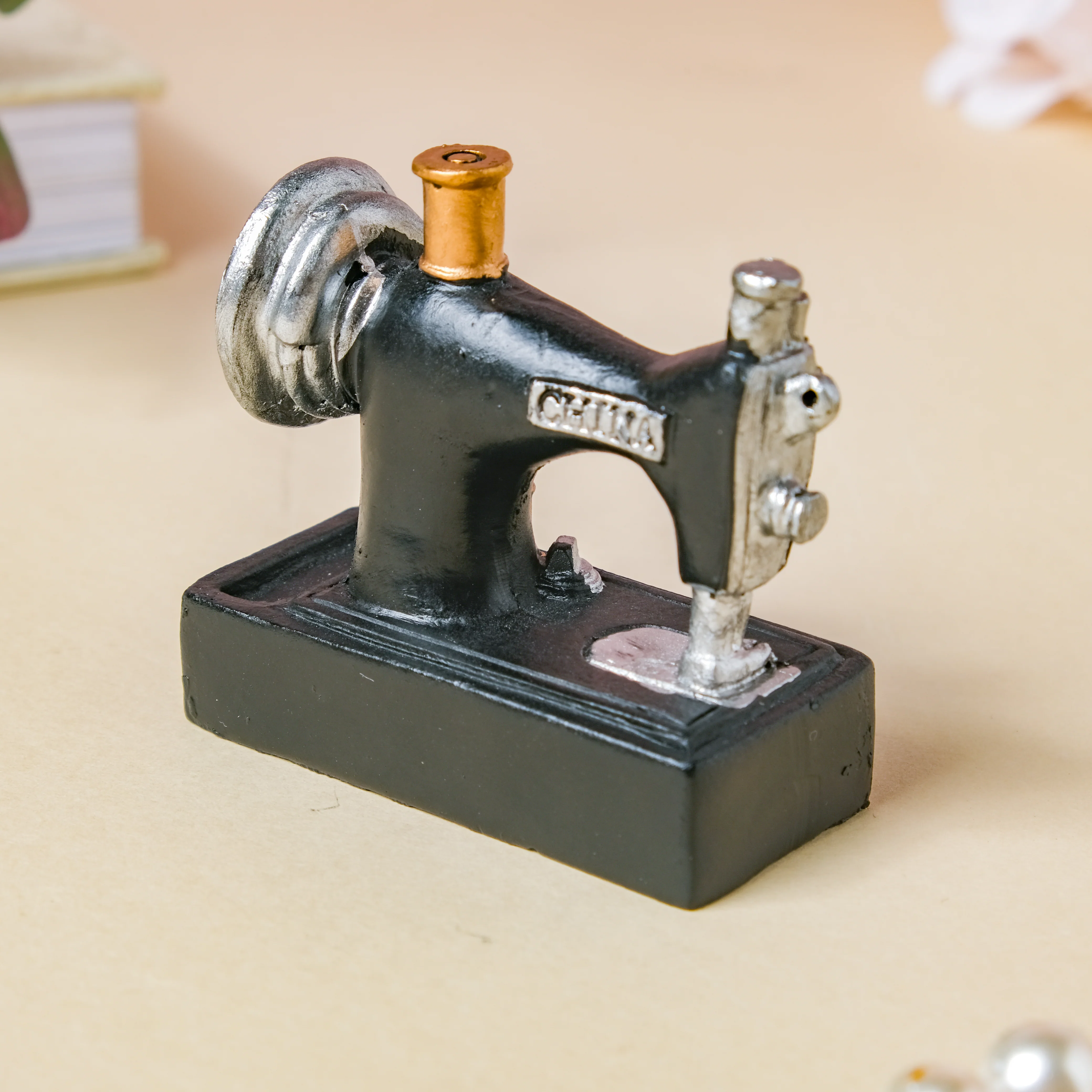 Sewing Machine Showpiece - Image 5