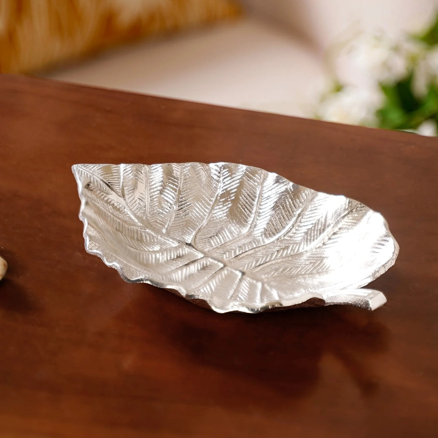 Silver Colocasia Leaf Metal Tray Set Of 2 - Image 7