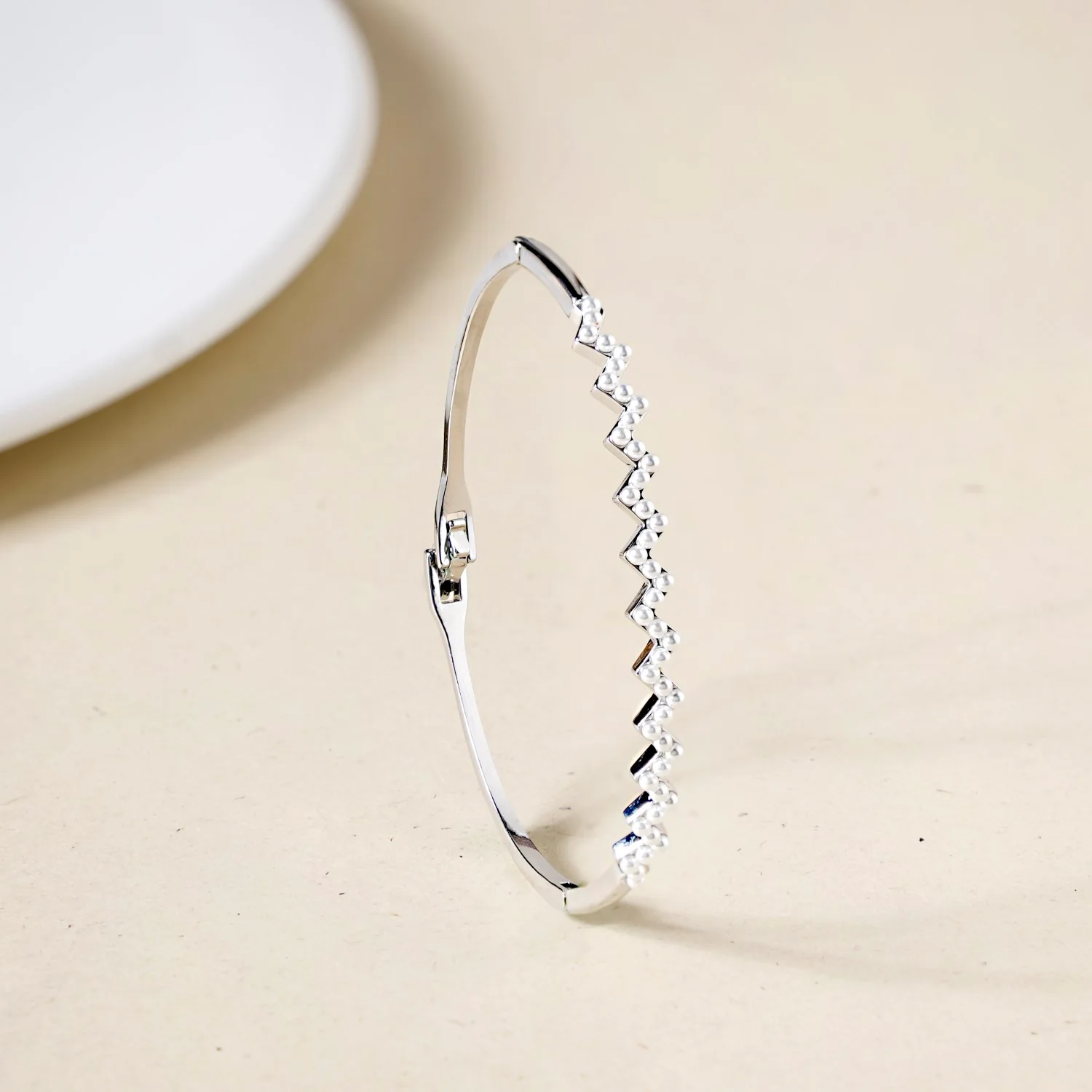 Silver Zigzag Pearl Bracelet - Image 6