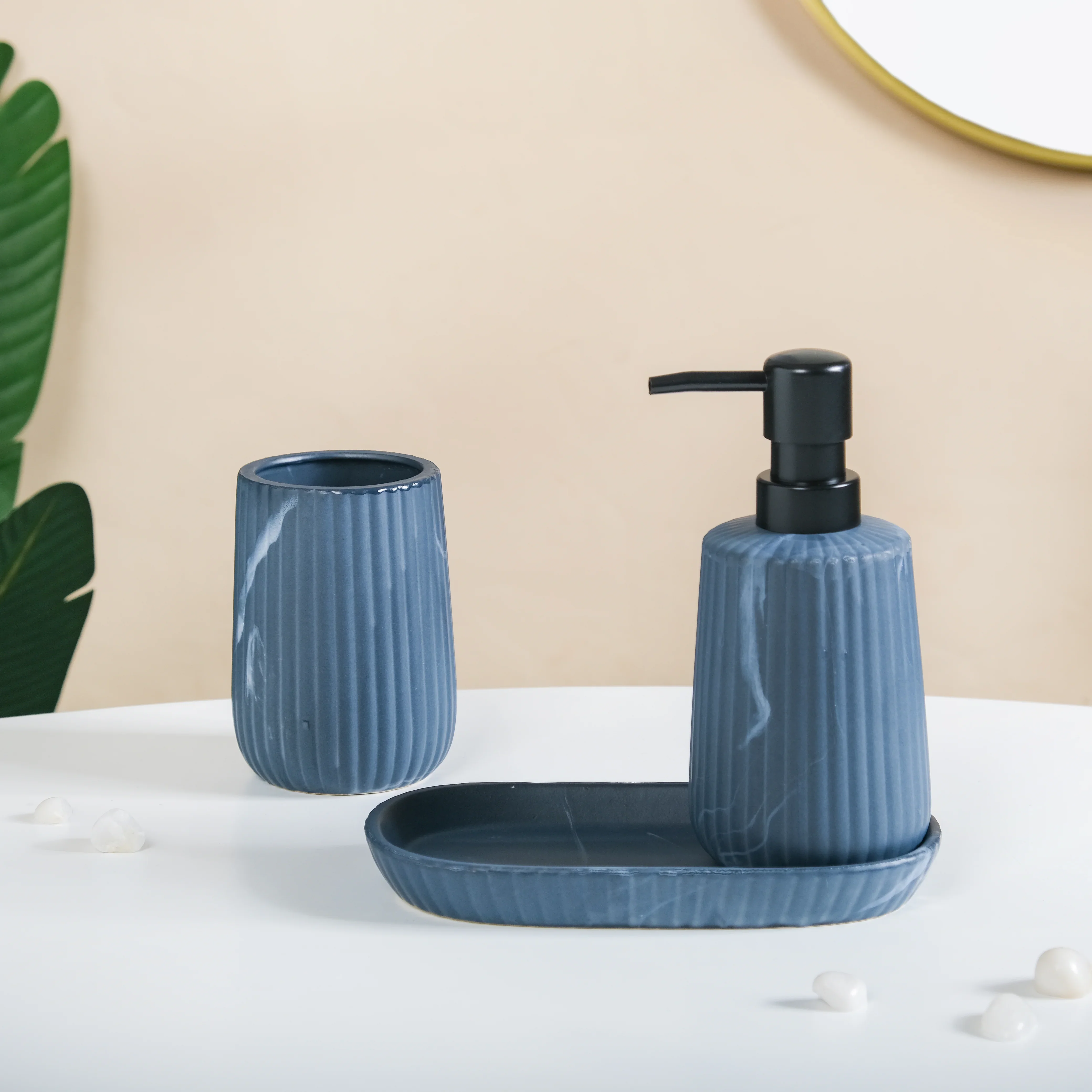 Sleek Ceramic Bathroom Set Of 3 - Image 15