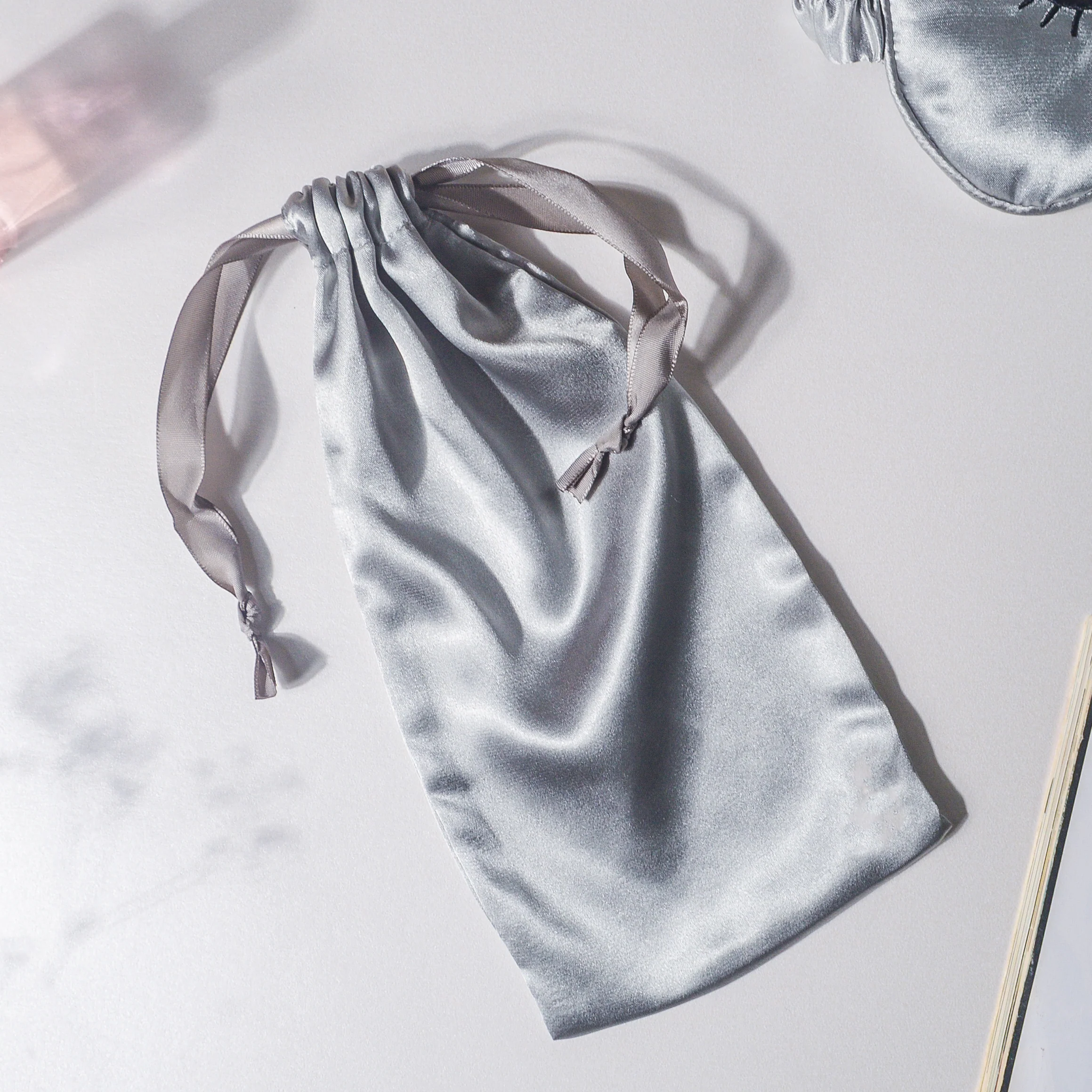 Sleepy Eyes Satin Eye Mask With Pouch Grey - Image 3