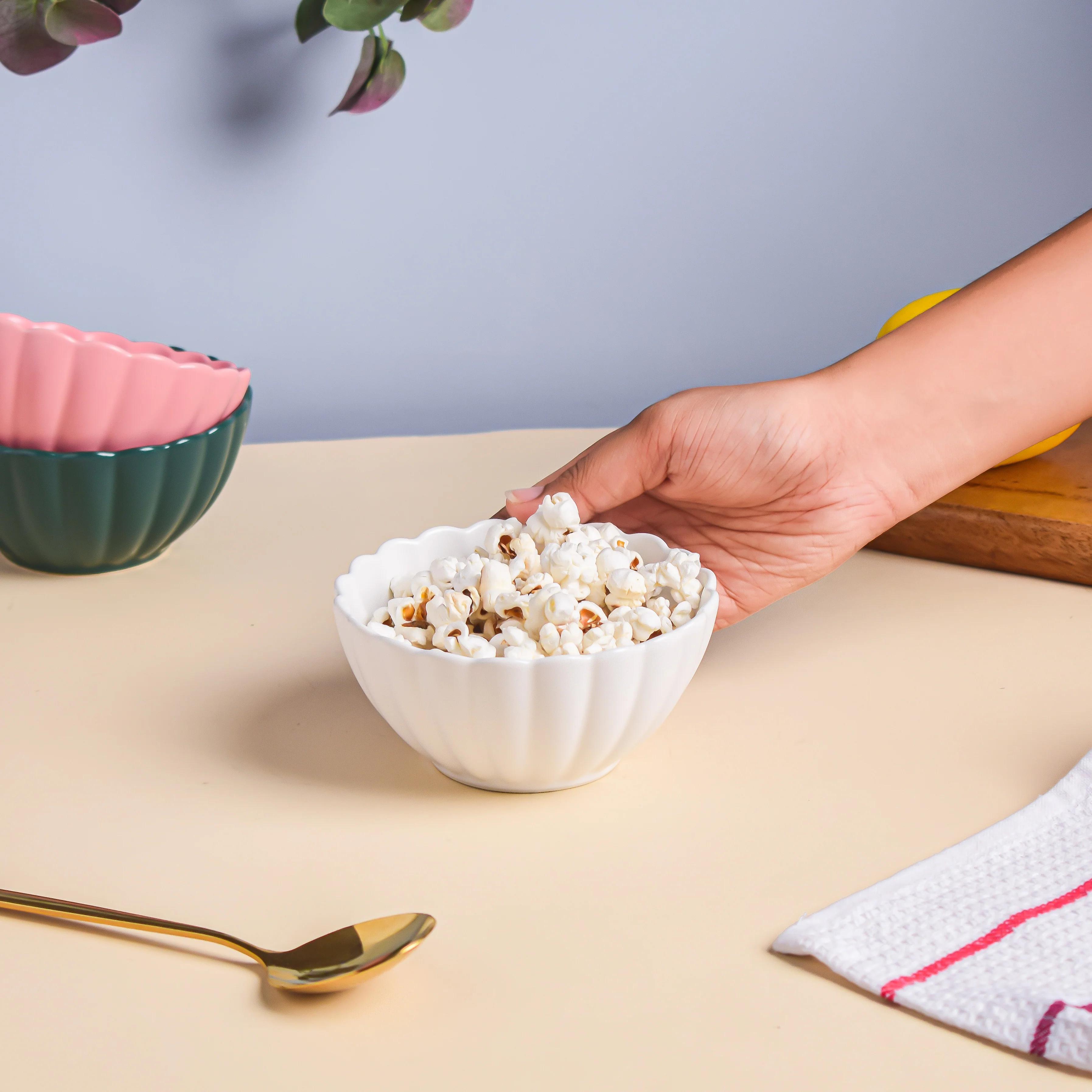 Snow White Scallop Snack Bowl 250 ml - Image 2