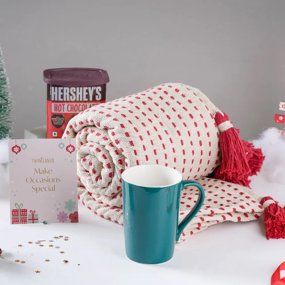 Snuggle And Cuddle Festive Hamper Set Of 3 - Image 2