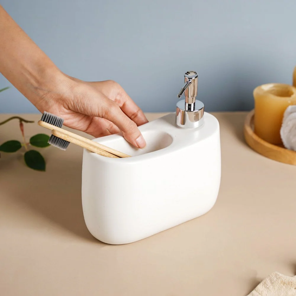 Soap Dispenser With Built-In Brush Holder 950 ml - Image 2