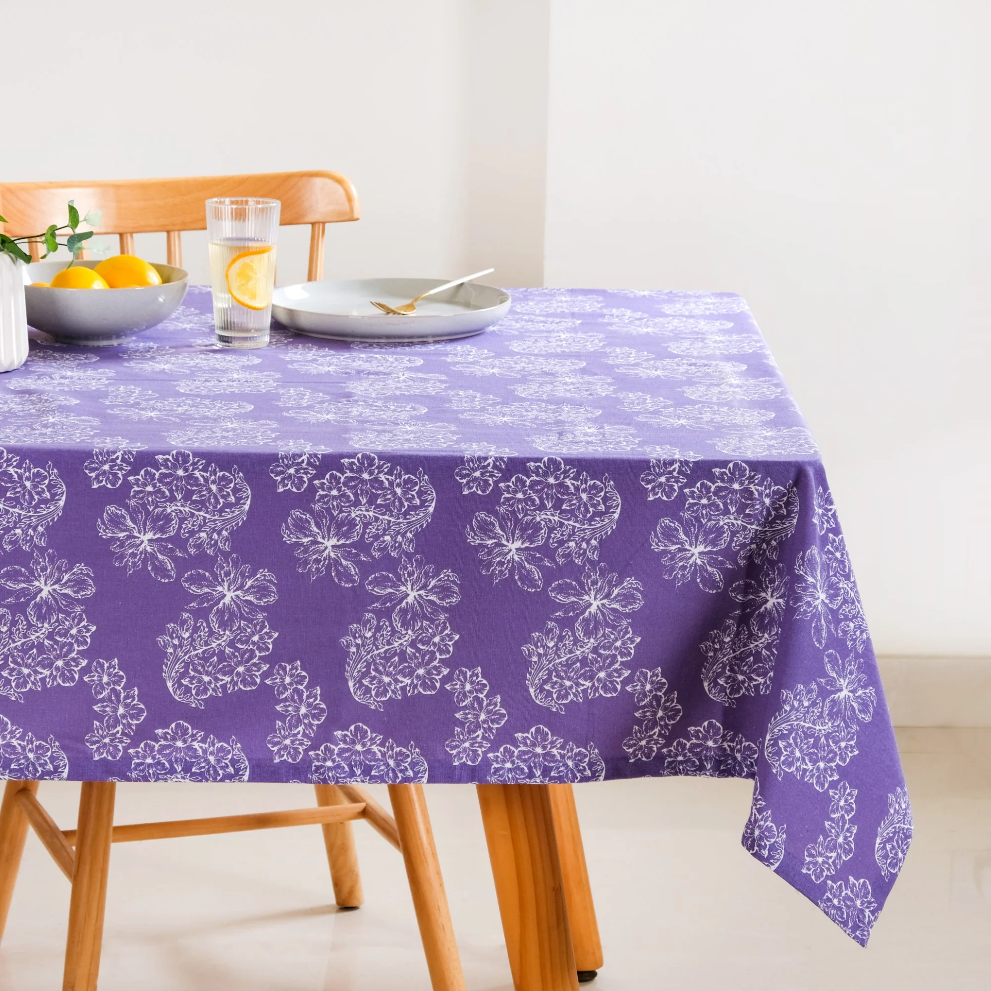 Soft Lilac Table Cloth For 6 Seater 154 x 208cm - Image 2
