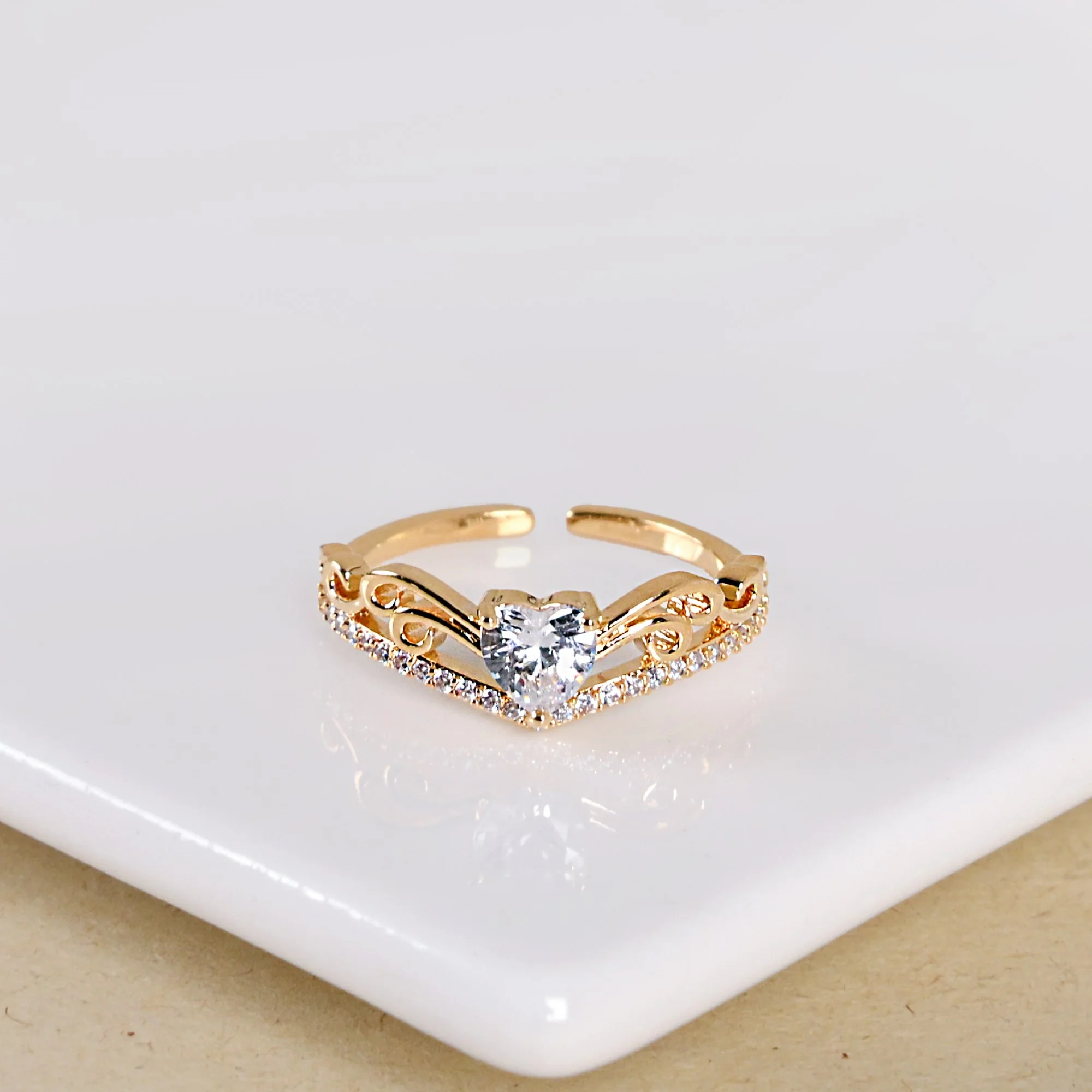 Sparkling Gold Crown Ring - Image 5
