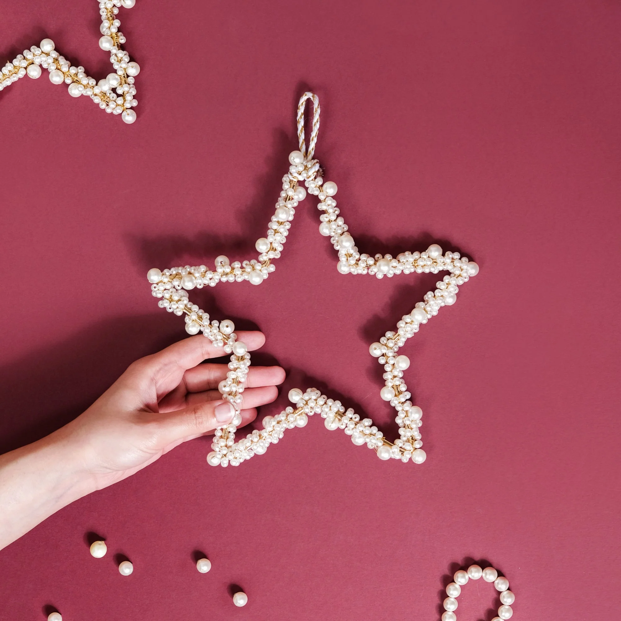 Star Shape Metal Frame Christmas Wreath 8 Inch - Image 2