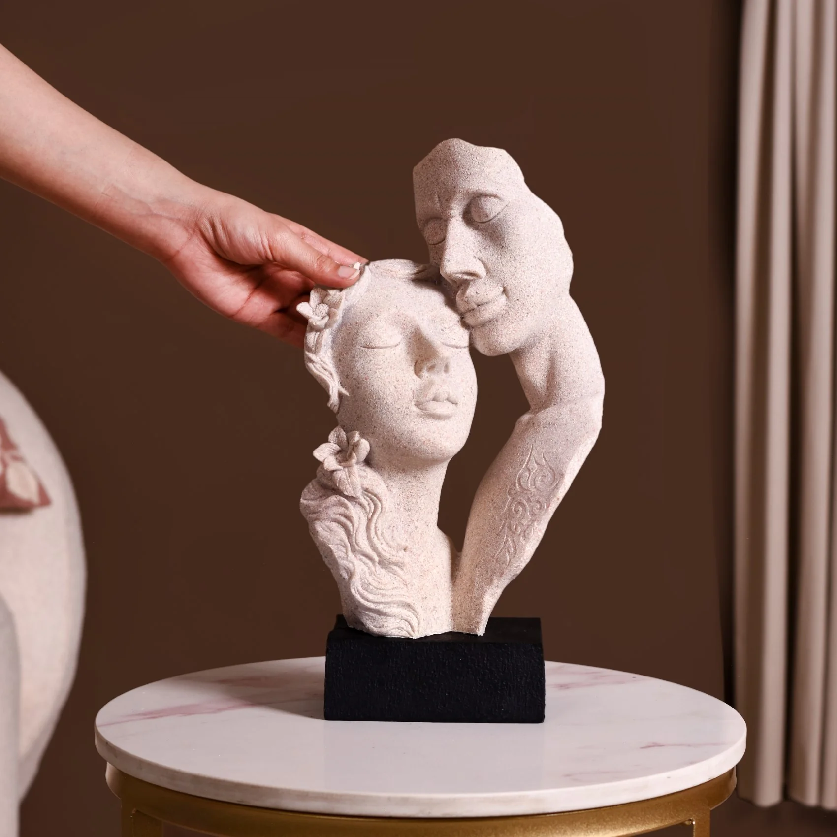 Stone Finish Warm Embrace Couple Figurine For Home Decor - Image 2