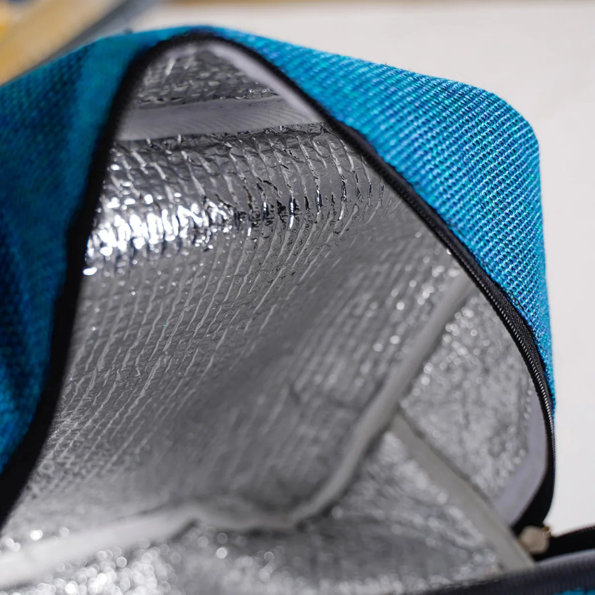 Stylish Sustainable Thermal Insulated Jute Lunch Bag Teal - Image 7