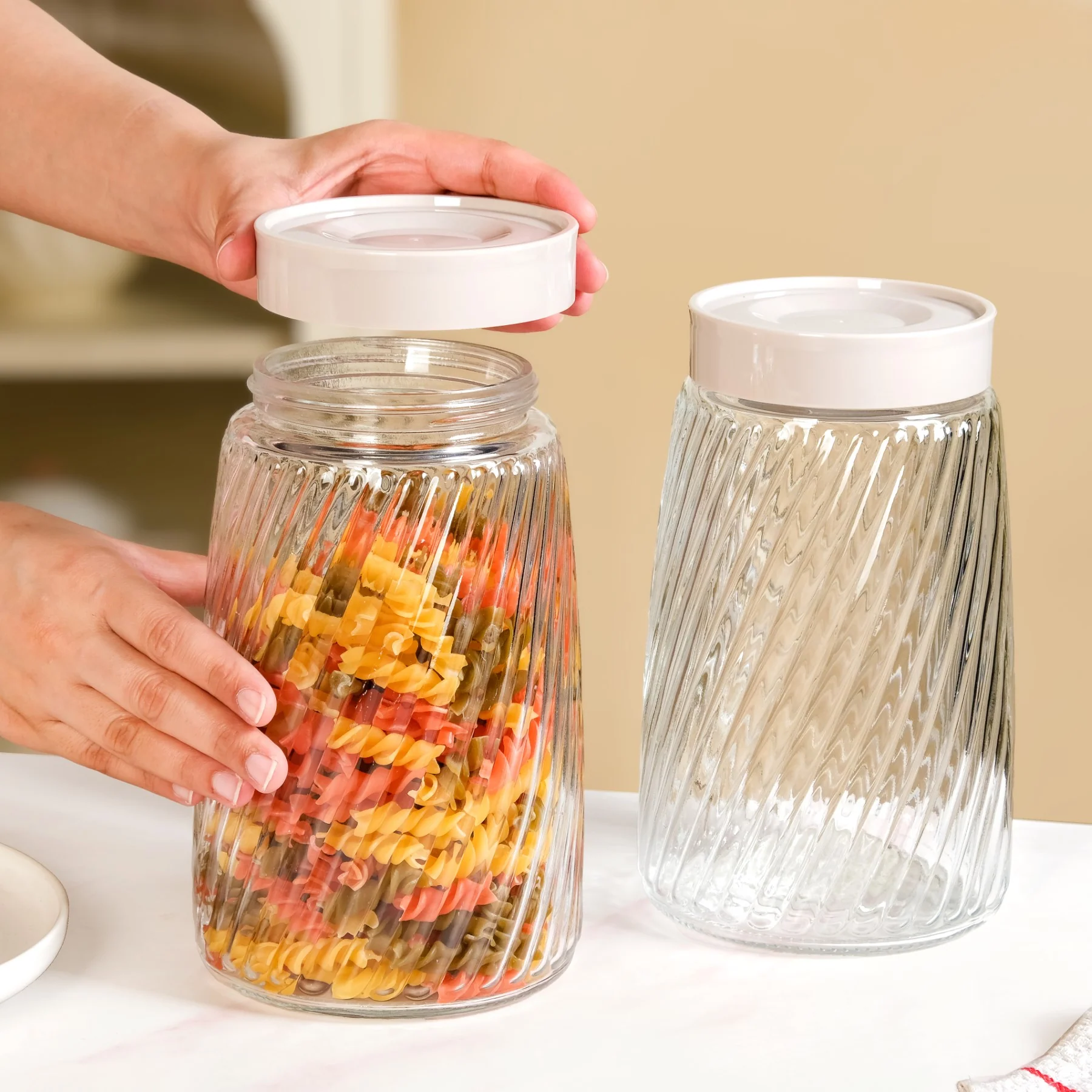 Tall Swirl Jar With Lid Set Of 4 1700ml - Image 3