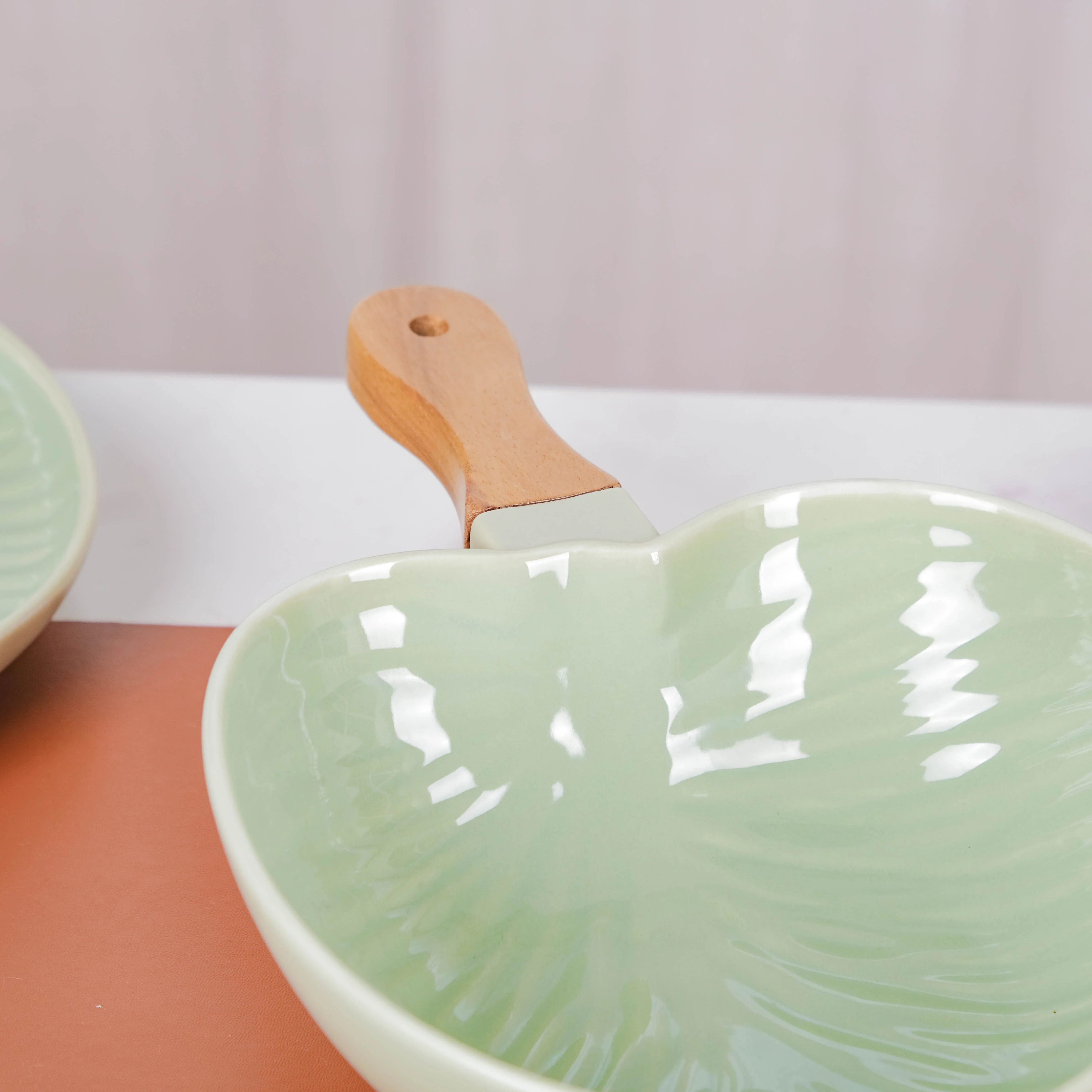 Taro Leaf Bowl With Handle Serving Bowl 8.5 Inch - Image 8