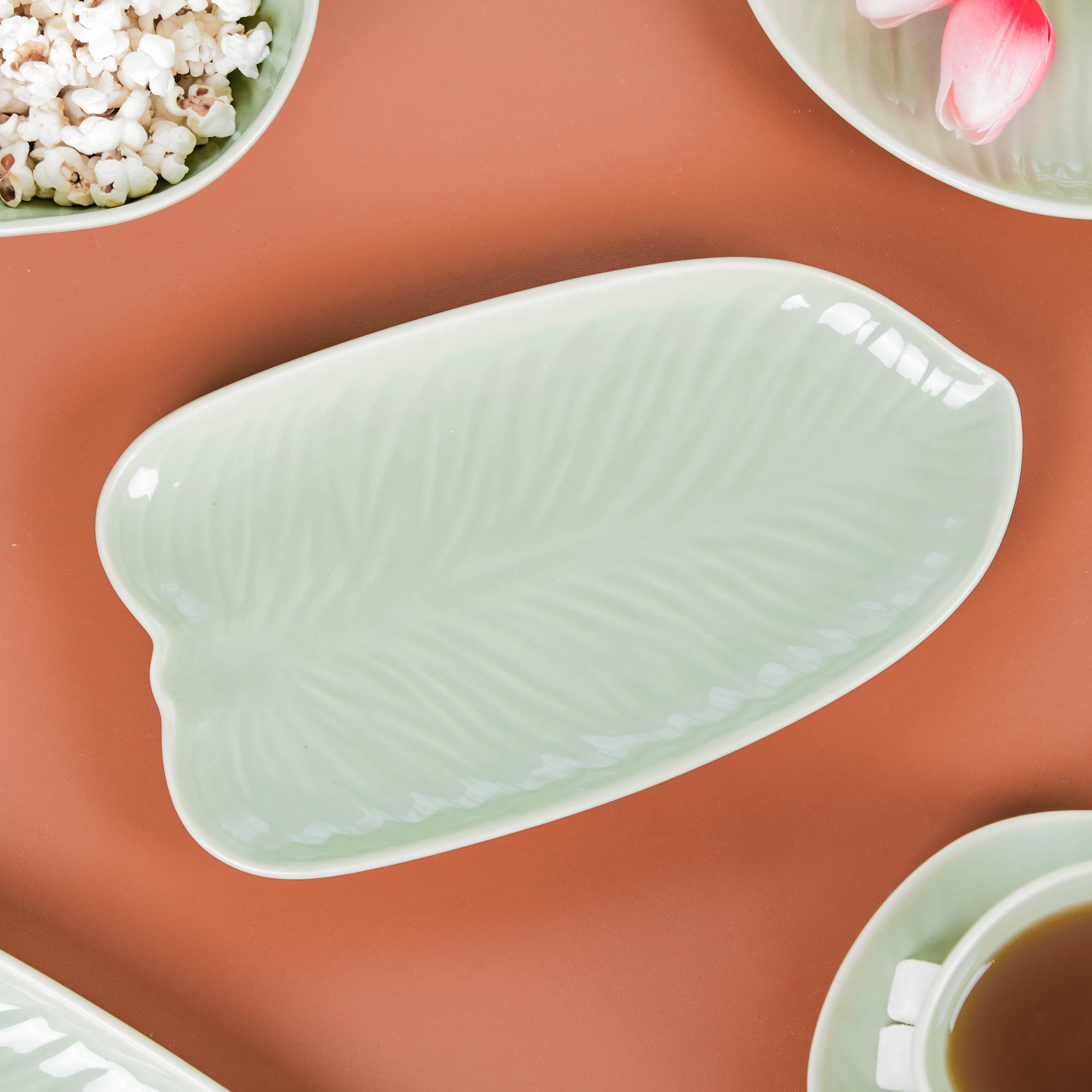 Taro Leaf Platter 10 Inch - Image 9