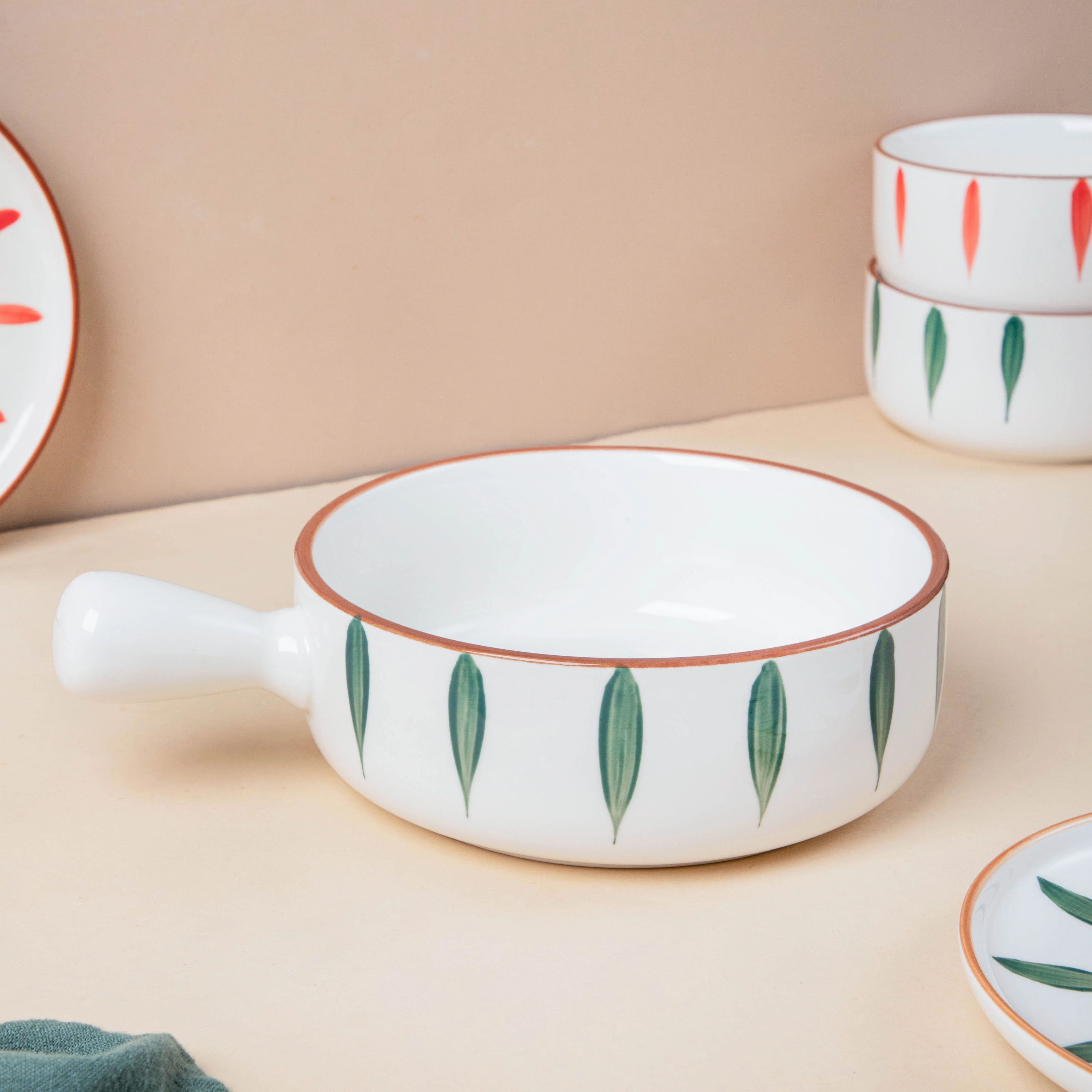 Teardrop Red And Green 22 Piece Dinner Set For 6 - Image 10