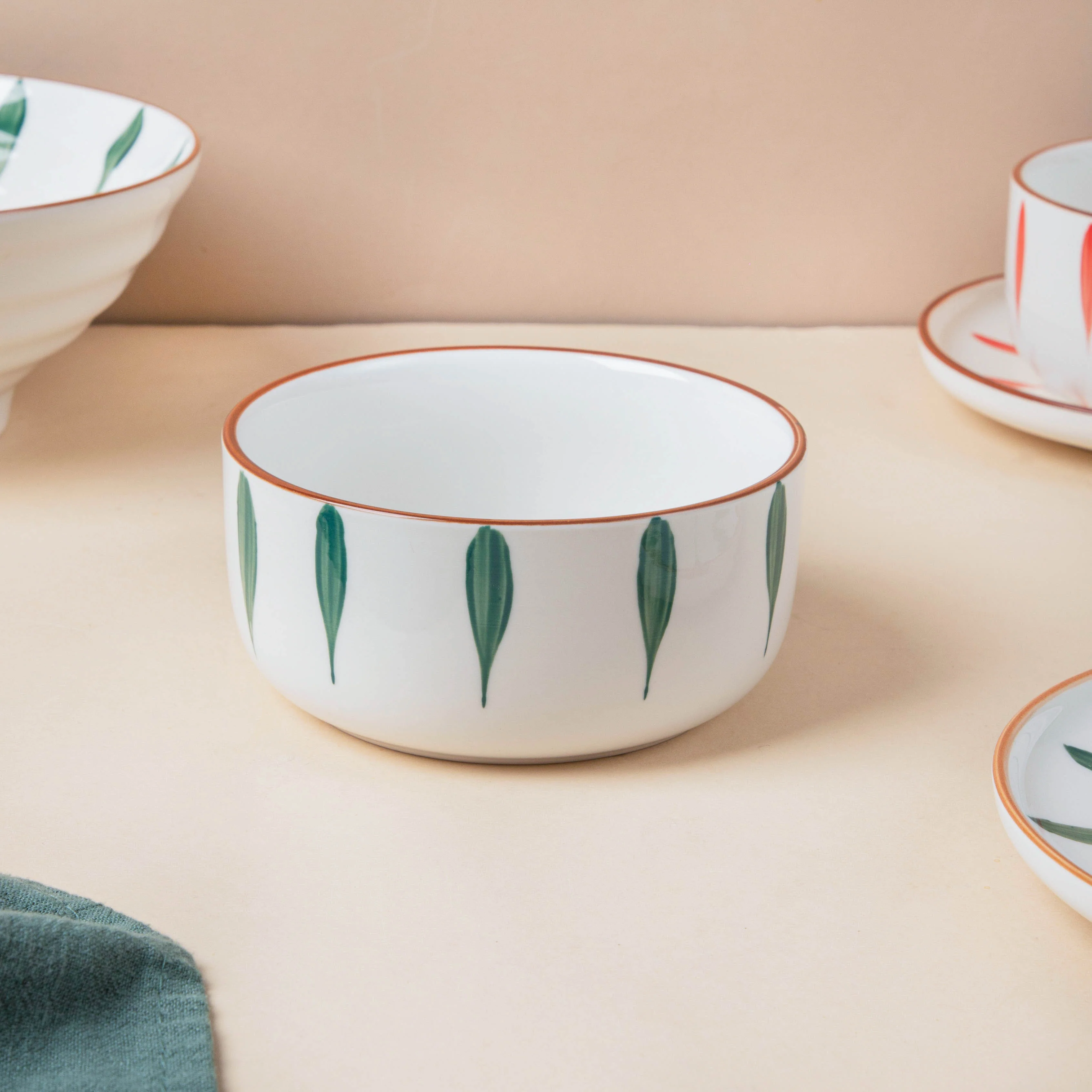 Teardrop Red And Green 22 Piece Dinner Set For 6 - Image 7