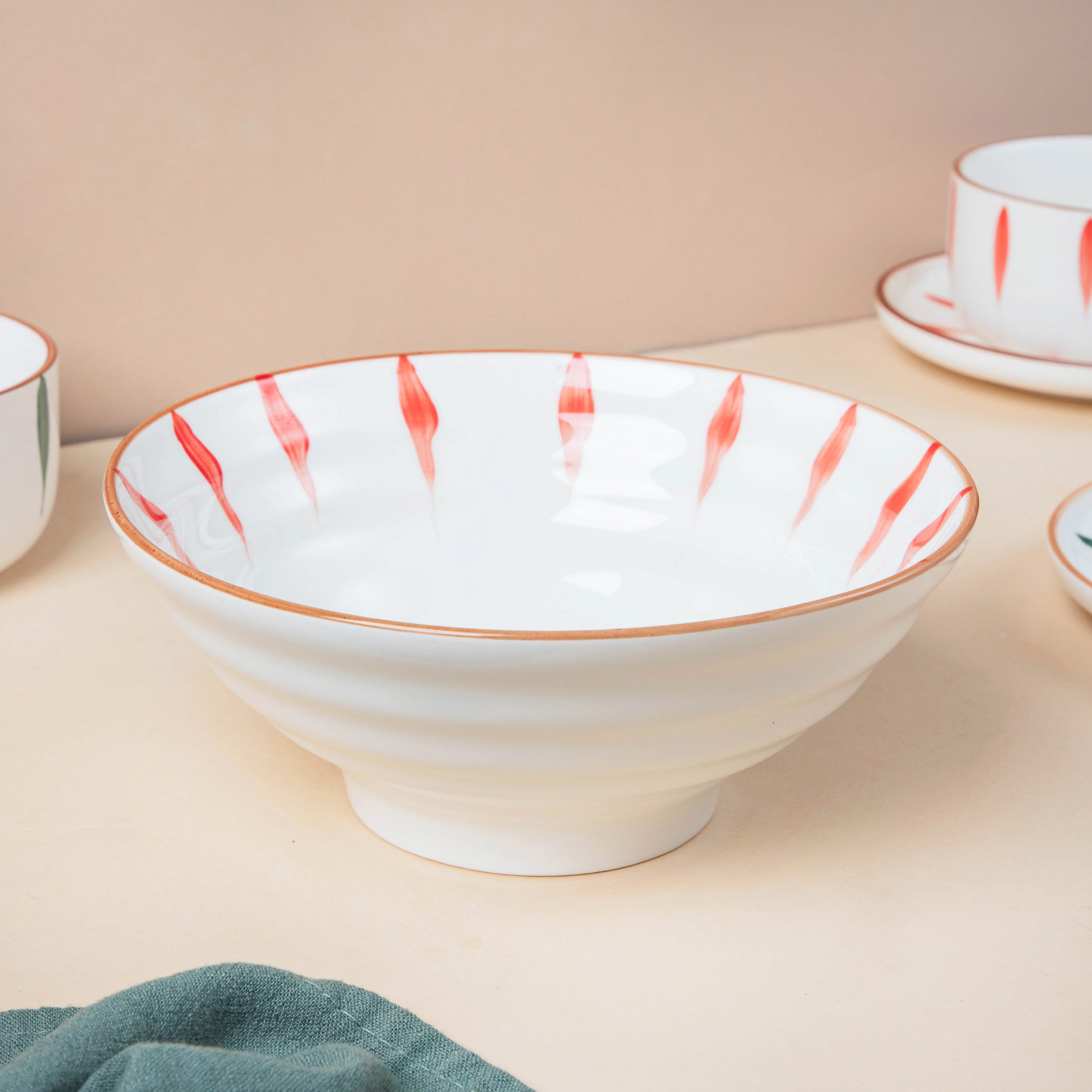 Teardrop Red And Green 22 Piece Dinner Set For 6 - Image 9