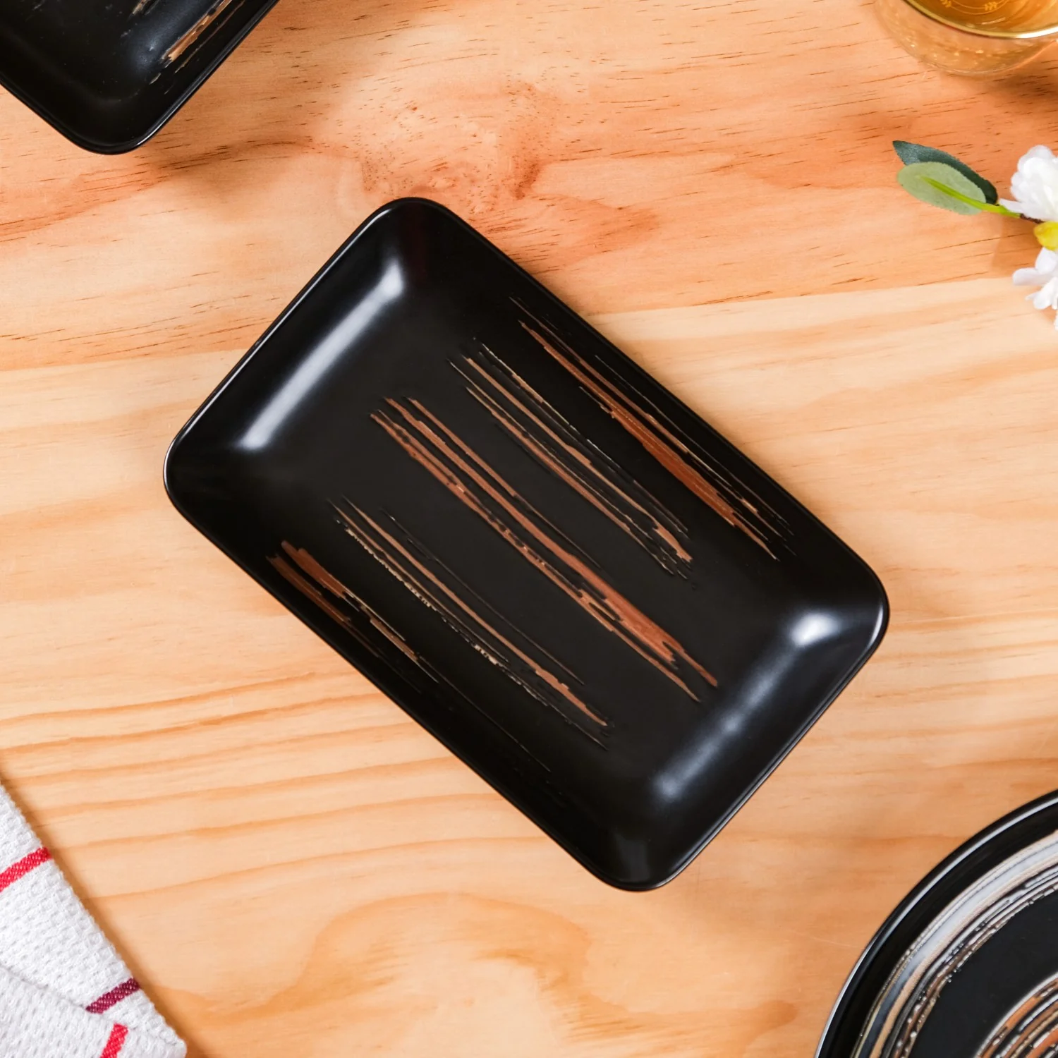 Textured Brushstroke Exotic Platter Small Black Set Of 4 8 Inch - Image 8