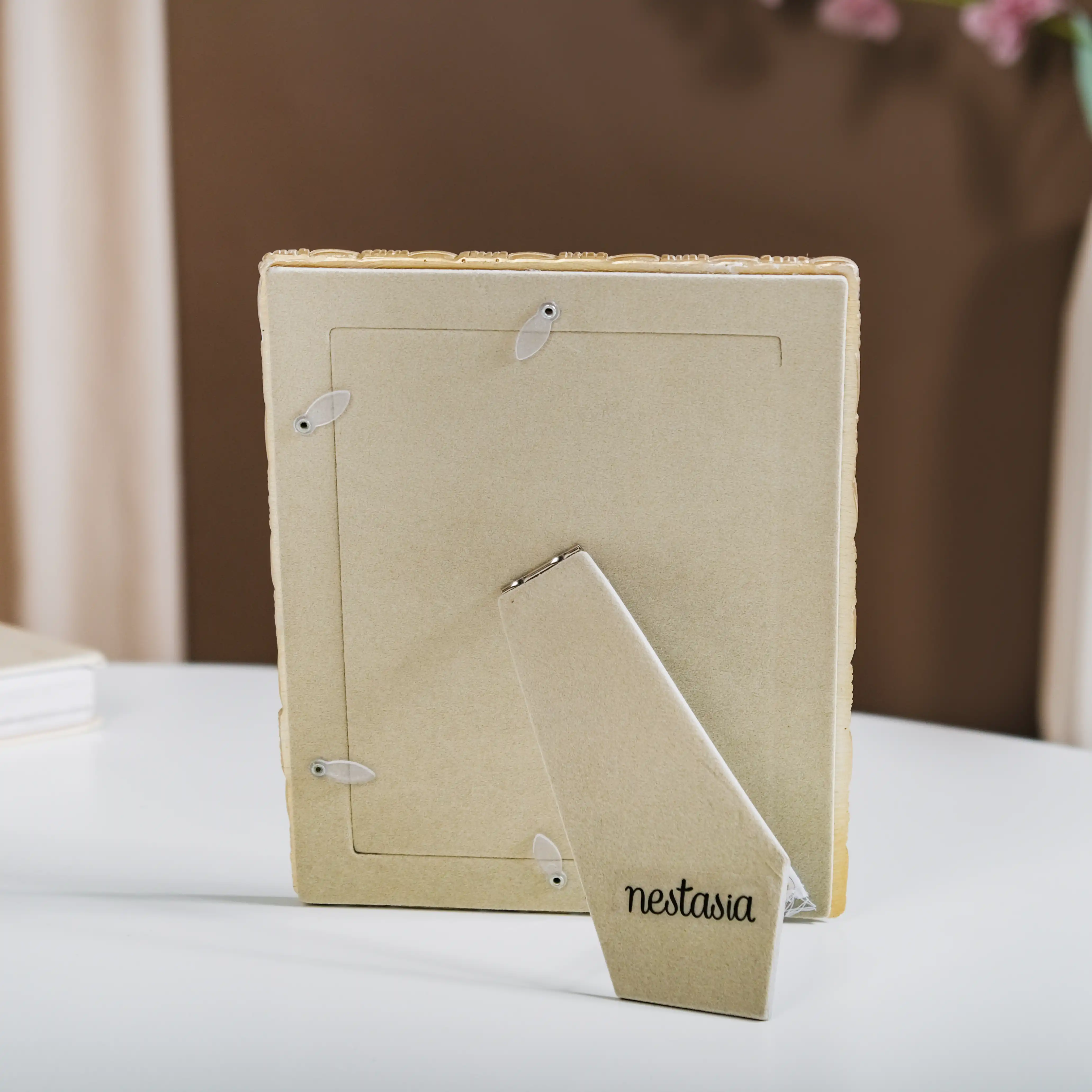 Textured Gold Photo Frame Large 9"x7" - Image 9