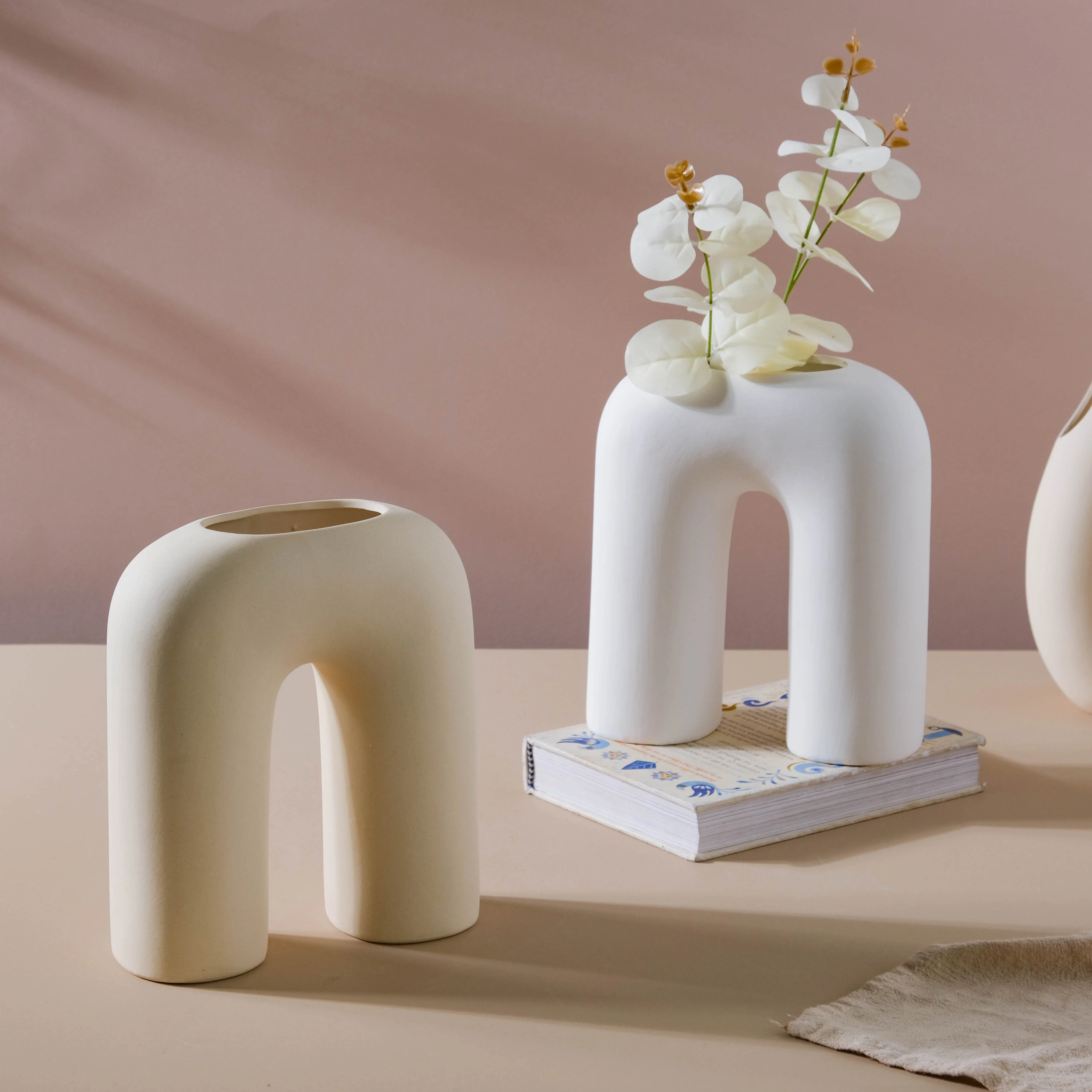 U-shaped Vase - Image 10