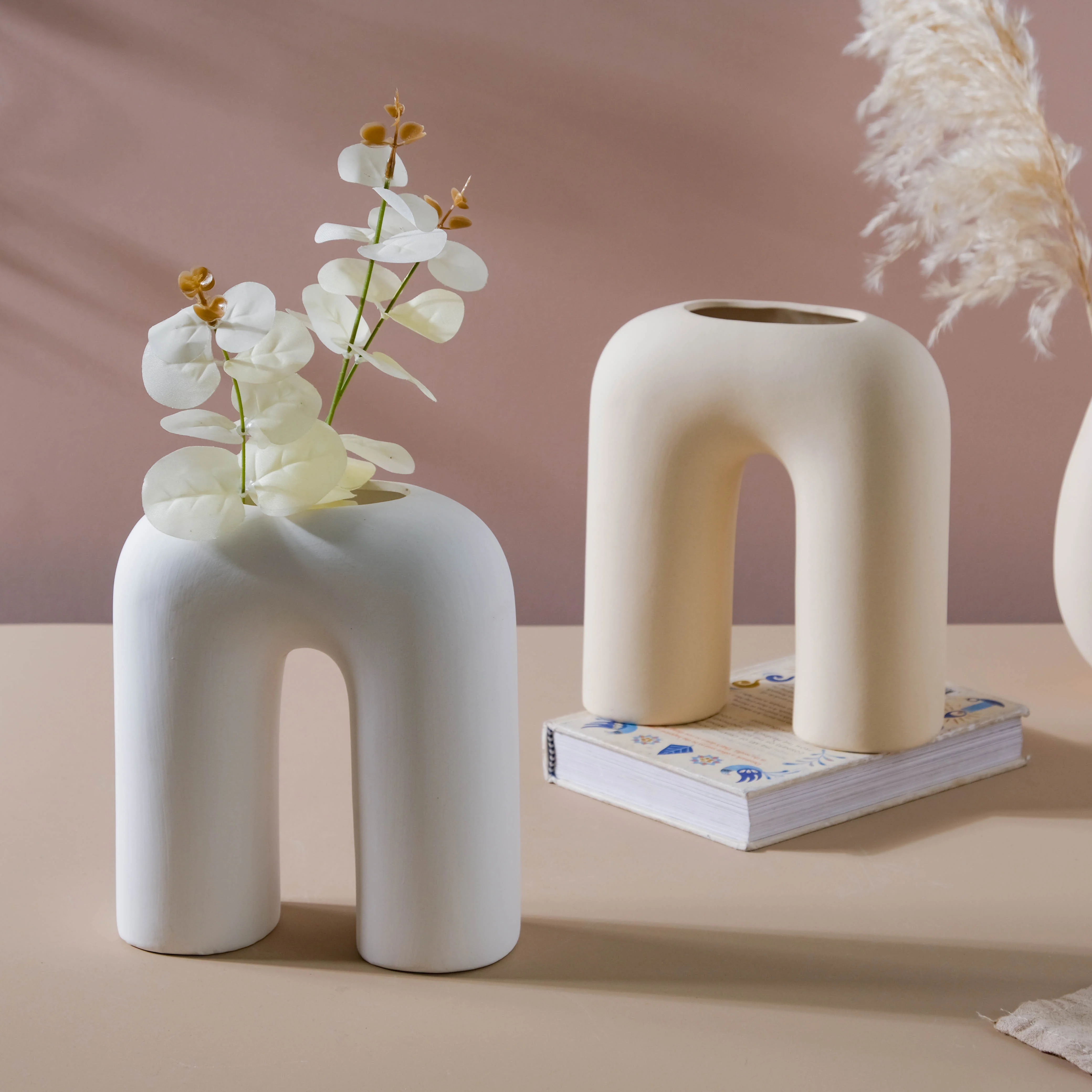 U-shaped Vase - Image 5