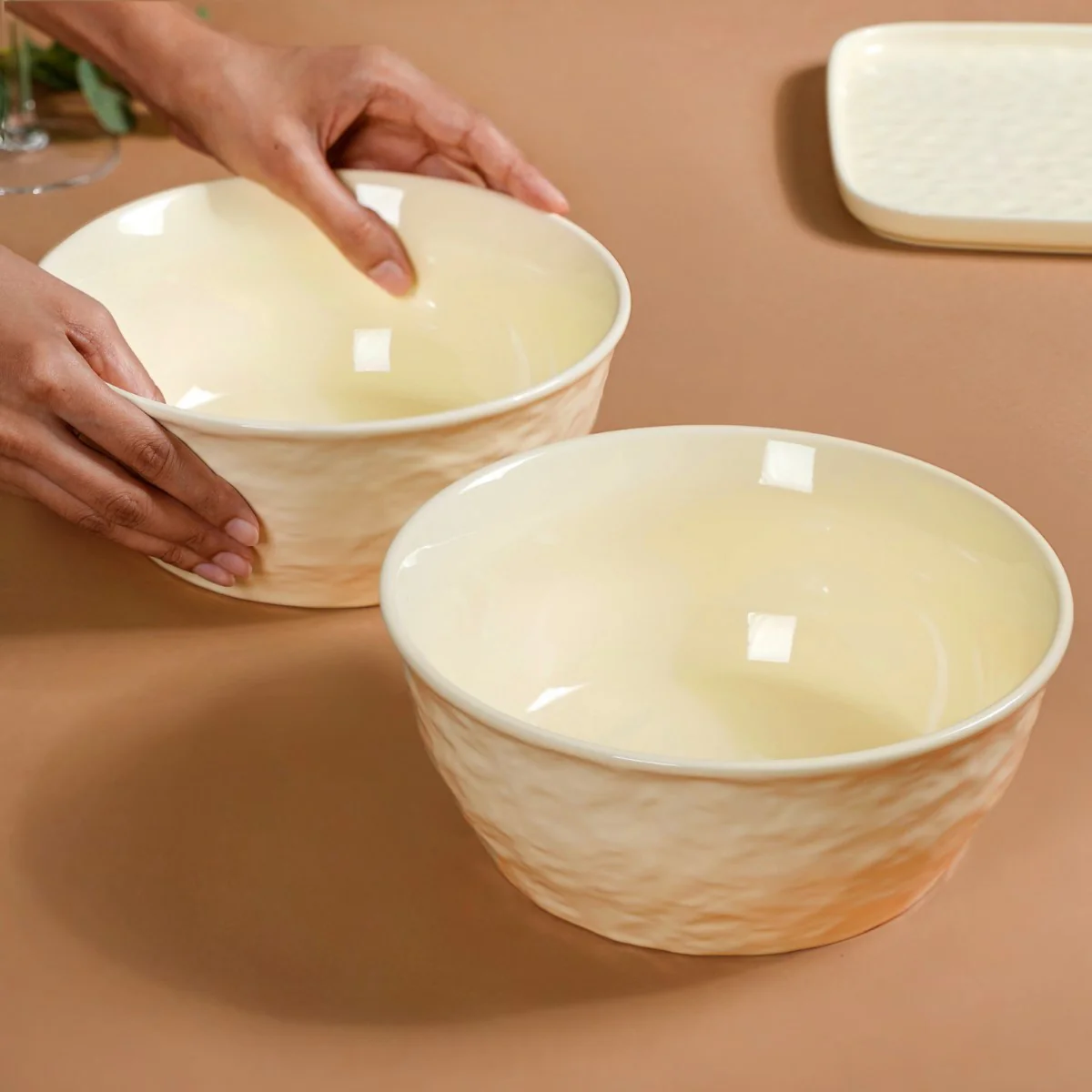Vanilla White Textured Serving Bowl Set Of 2 1900ml - Image 2