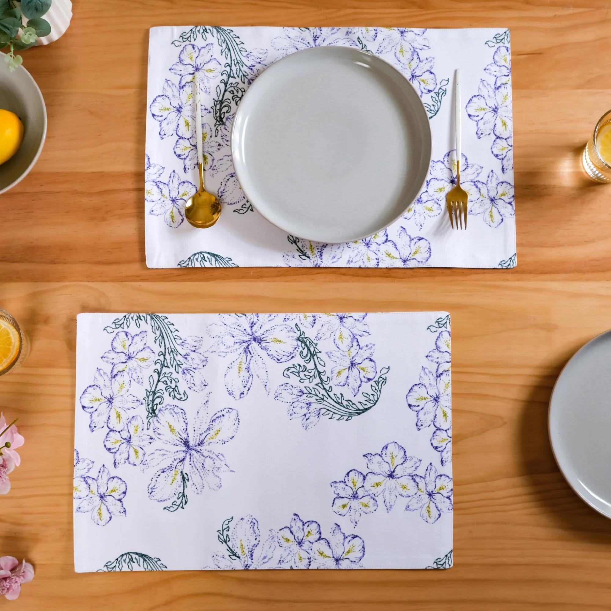 Verde Pure Cotton Table Runner And Placemat Set Of 7 - Image 3