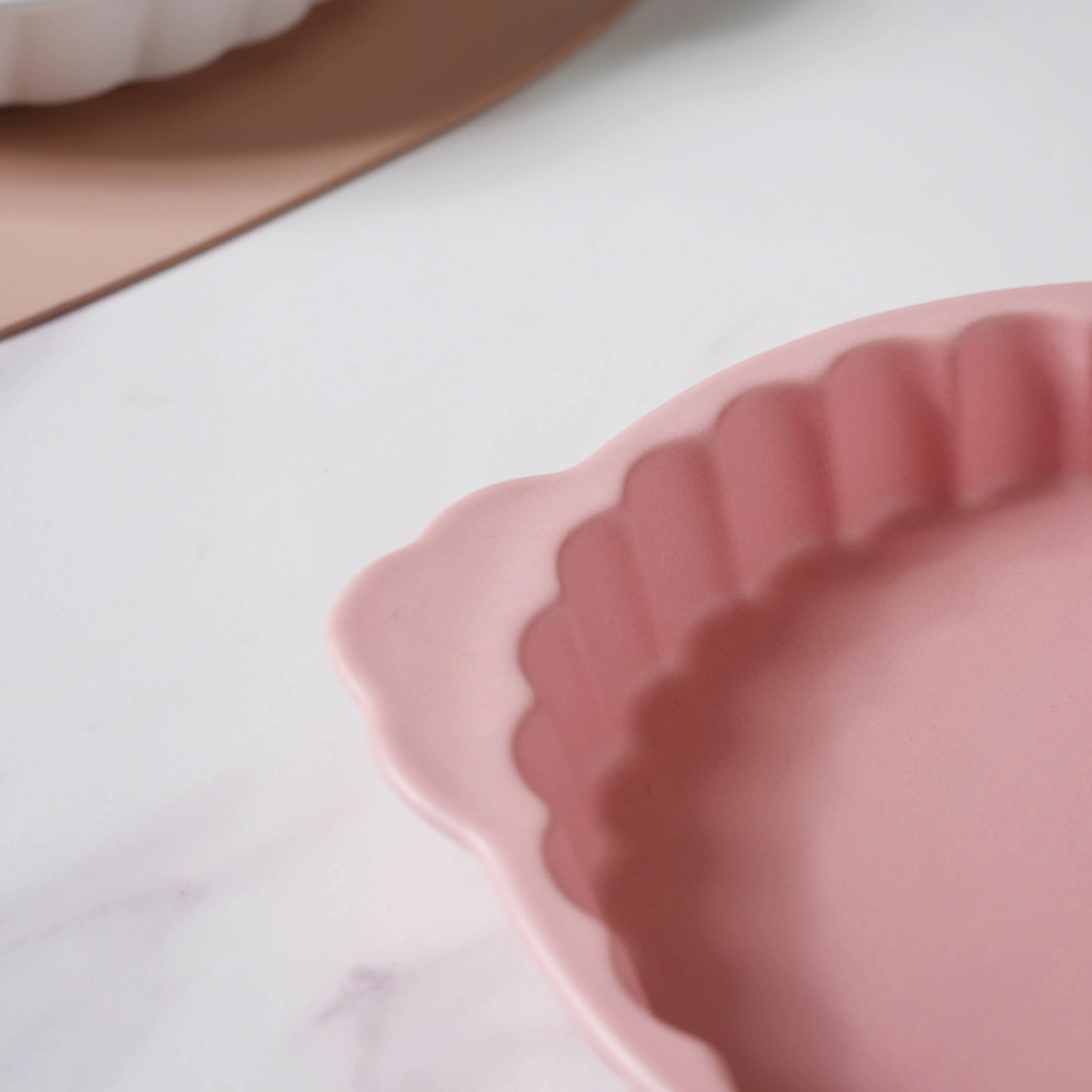 Very Berry Pink Baking Tray 10 Inch - Image 6