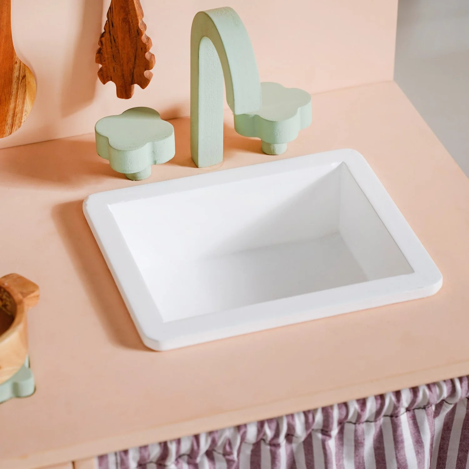 Wooden Kitchen Play Set With Utensils - Image 3