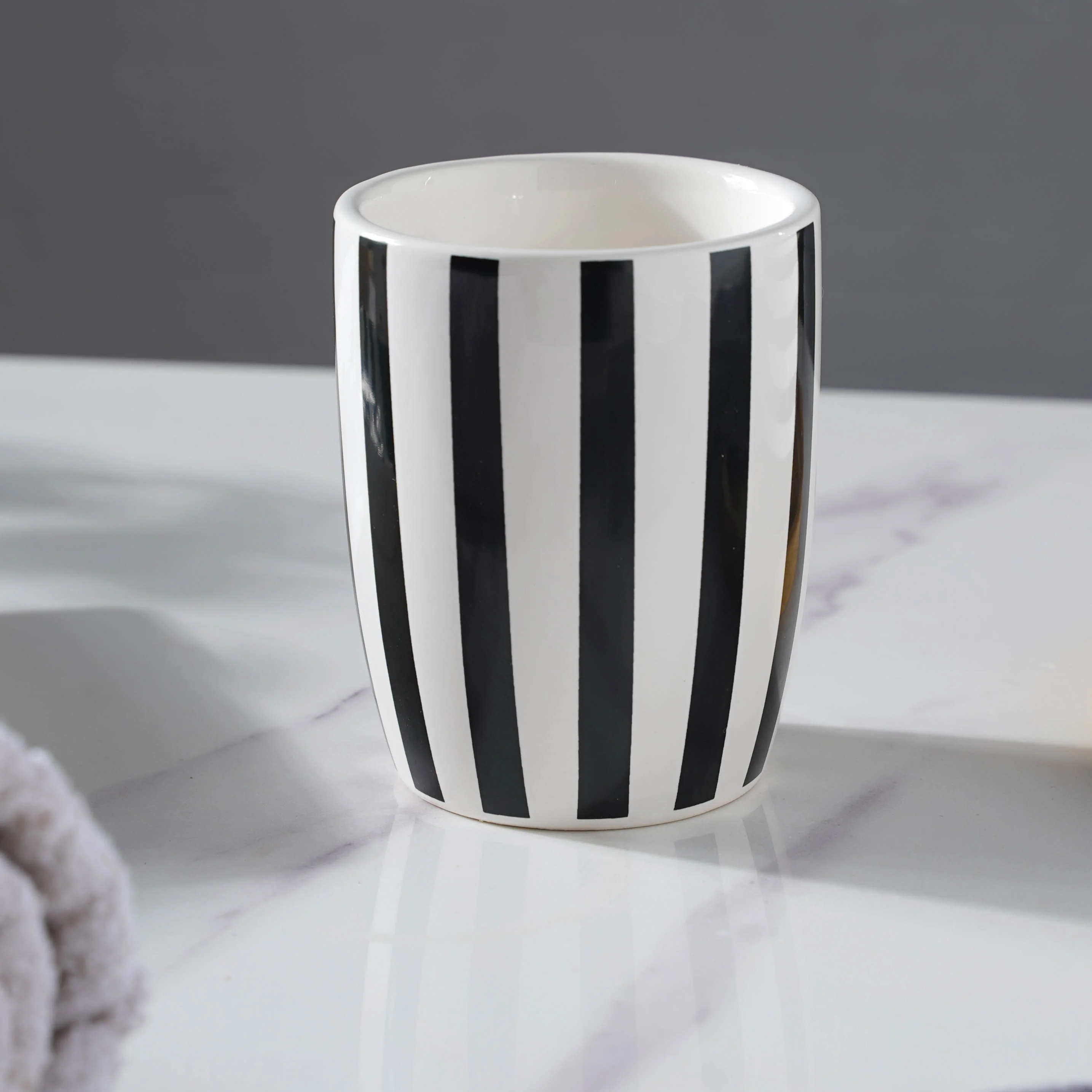 Zebra Stripes Ceramic Bath Set - Image 9